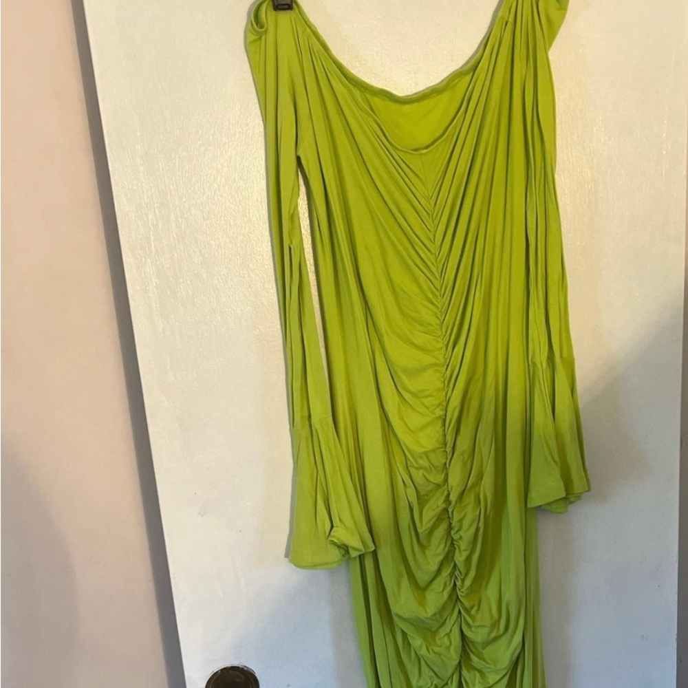 Green off the shoulder scrunch dress